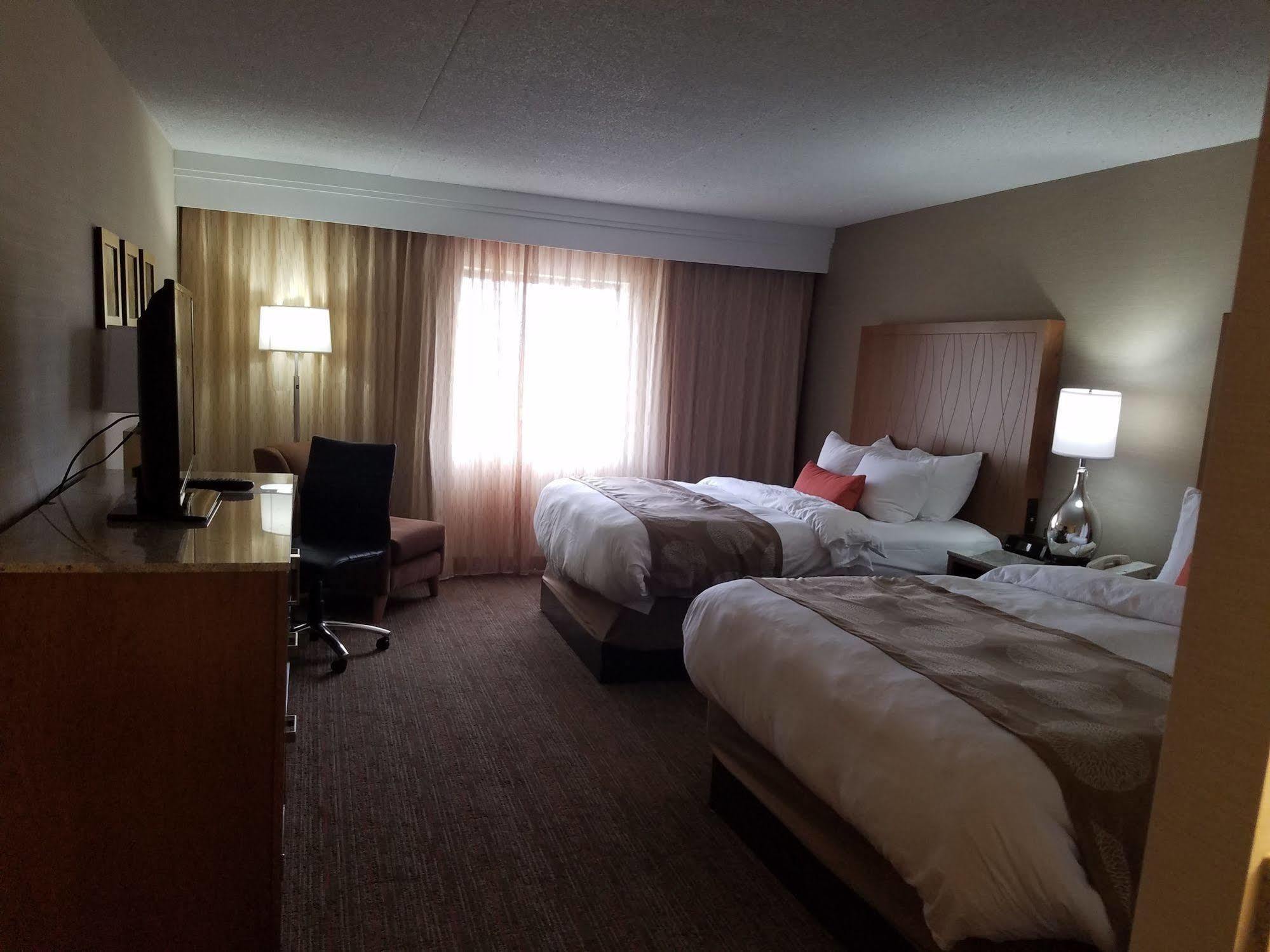 Radisson Hotel Detroit-Фармингтон-Хиллз Экстерьер фото